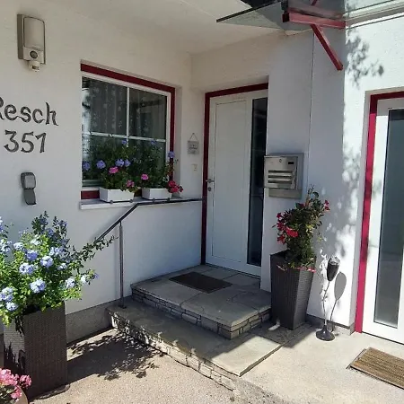 Resch شقة
